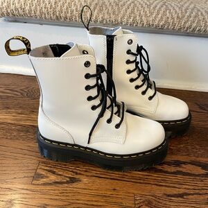 Dr Marten’s JADON BOOT WHITE SMOOTH LEATHER PLATFORMS
